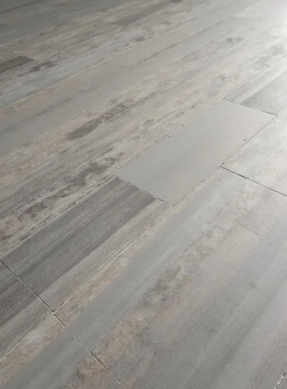 Leisteen Grijs PVC vloer - €80 Natuurlijke leisteen textuur PVC vloer in elegante grijze tinten Utrecht, realistische steen oppervlak met gelaagde uitstraling, verfijnde natuurlijke look, gelijkmatige verlichting, luxe vloer detail